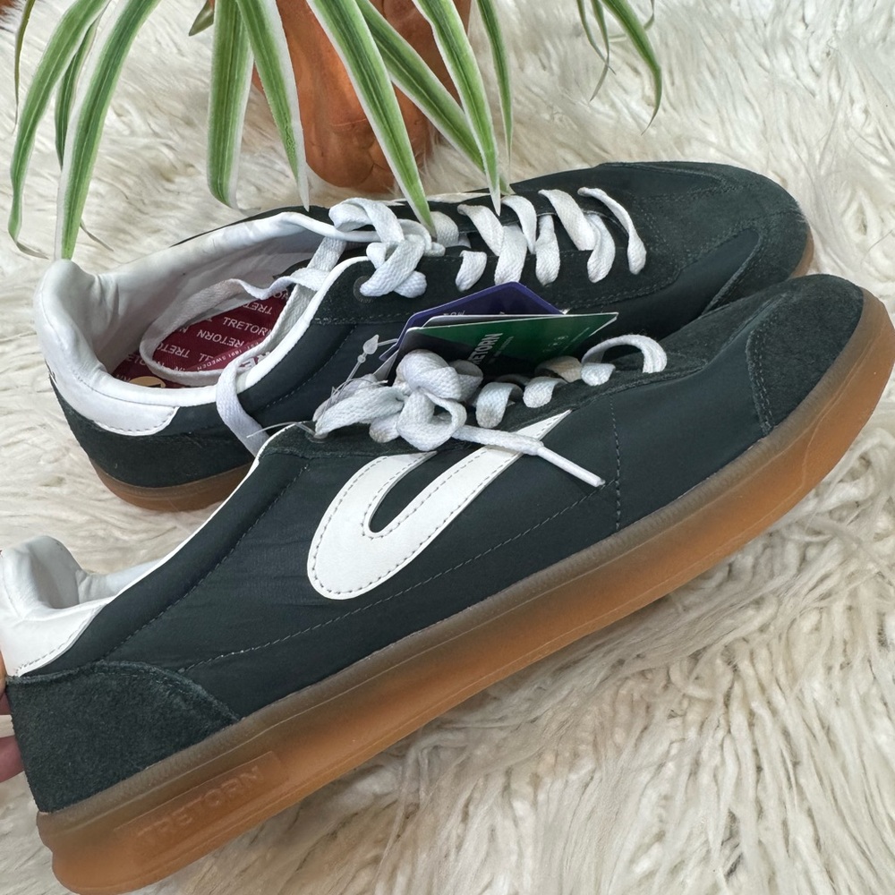 New🌿Tretorn Dark Green and White Sneakers
